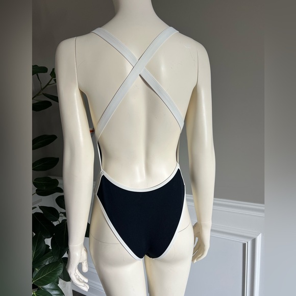 L*Space Ribbed Baewatch One Piece Swimsuit sz S 198$ - Picture 8 of 9